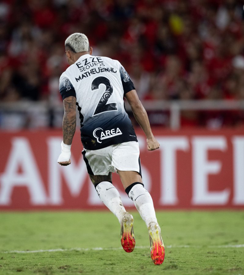 Corinthians arranca empate do América de Cali pela Sul-Americana
