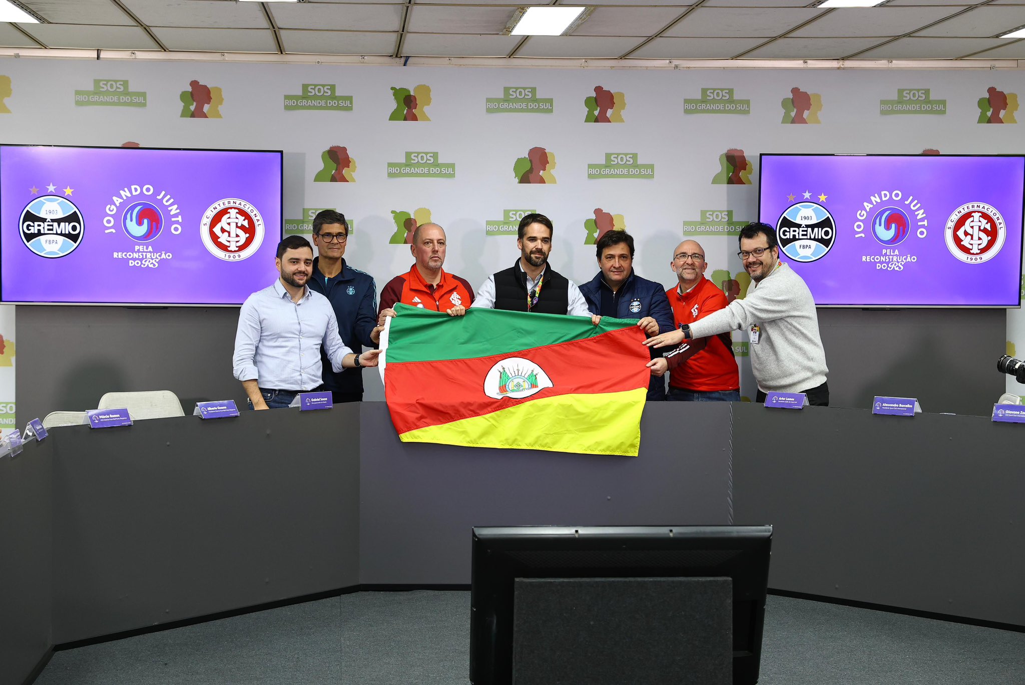 Inter e Grêmio se unem em campanha pelo RS e conseguem R$ 28,4 milhões