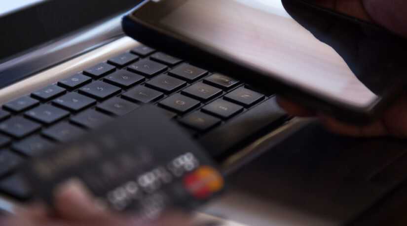 Banco deve indenizar cliente por empréstimo contraído por golpe