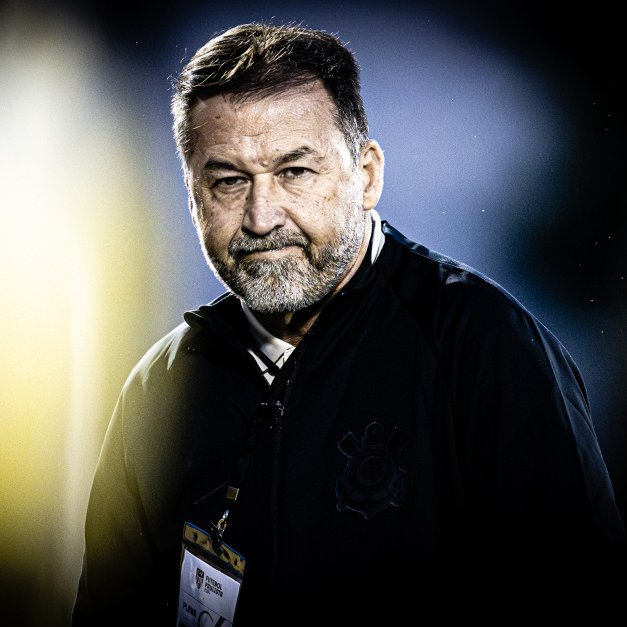 Após polêmica, presidente do Corinthians diz que foi traído no time