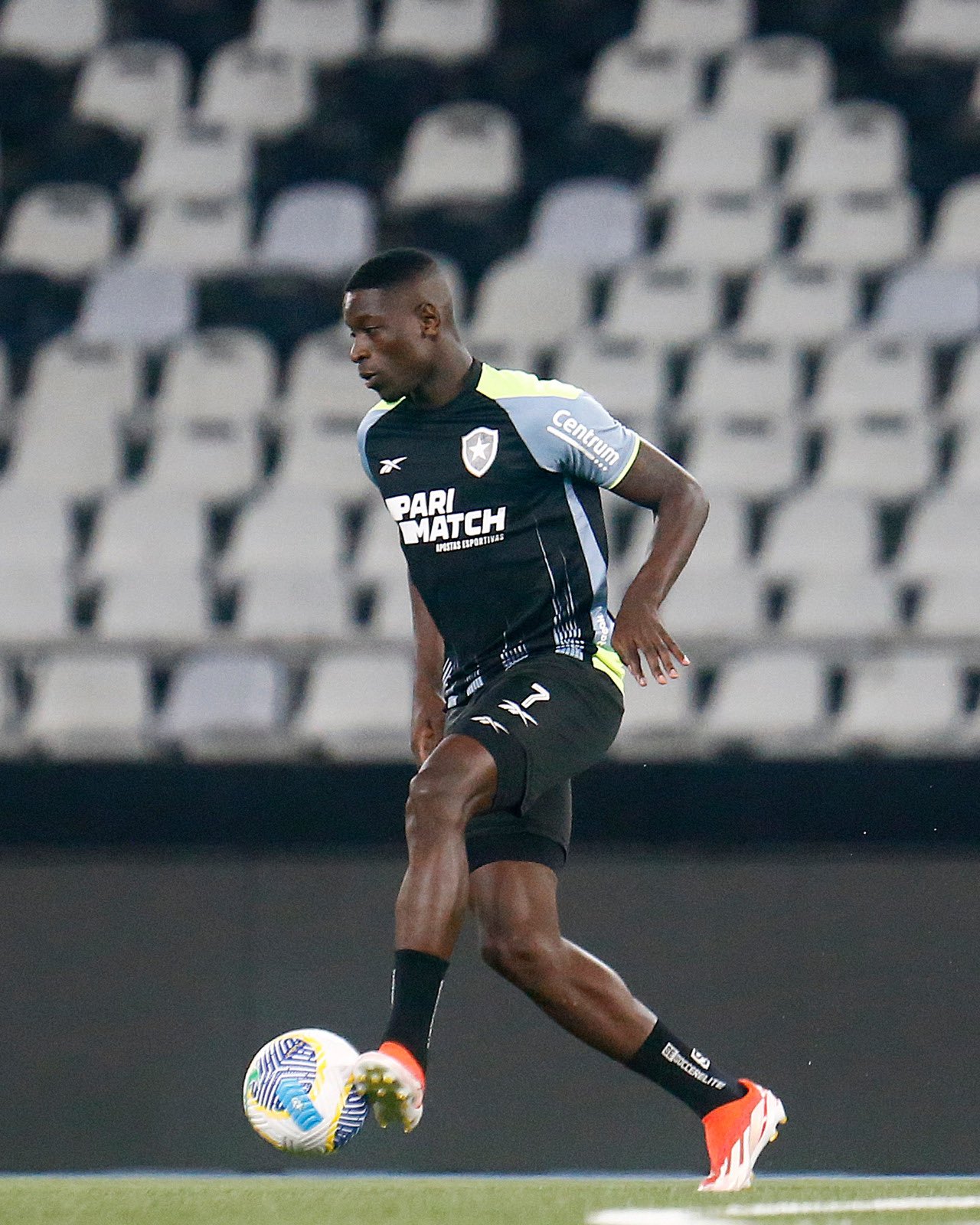 Botafogo x Fluminense: onde assistir ao vivo, horário e escalações