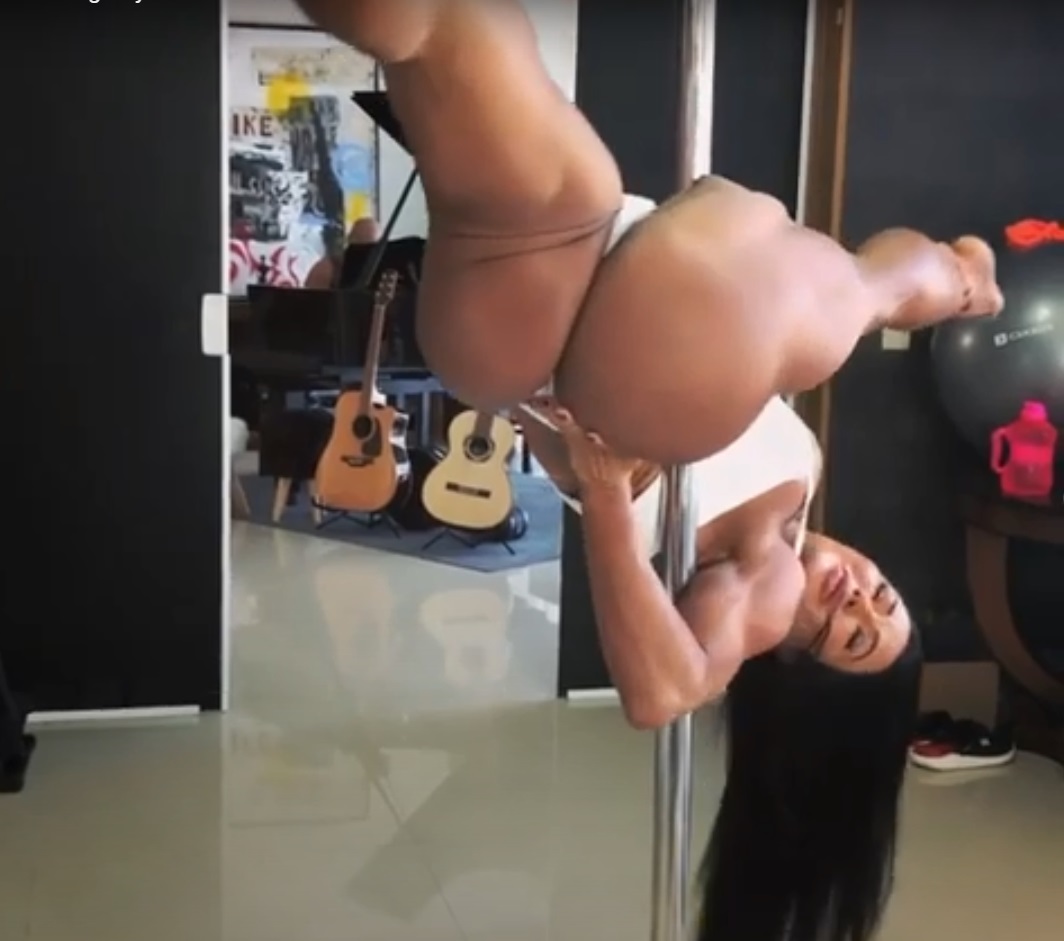 Gracyanne Barbosa ‘abre tudo’ em pole dance enquanto Belo toca