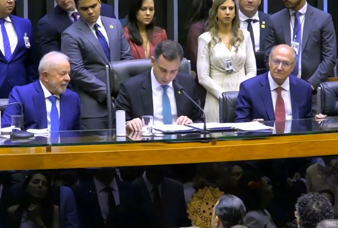Lula e Alckmin invertem cores nas gravatas que marcaram suas carreiras políticas