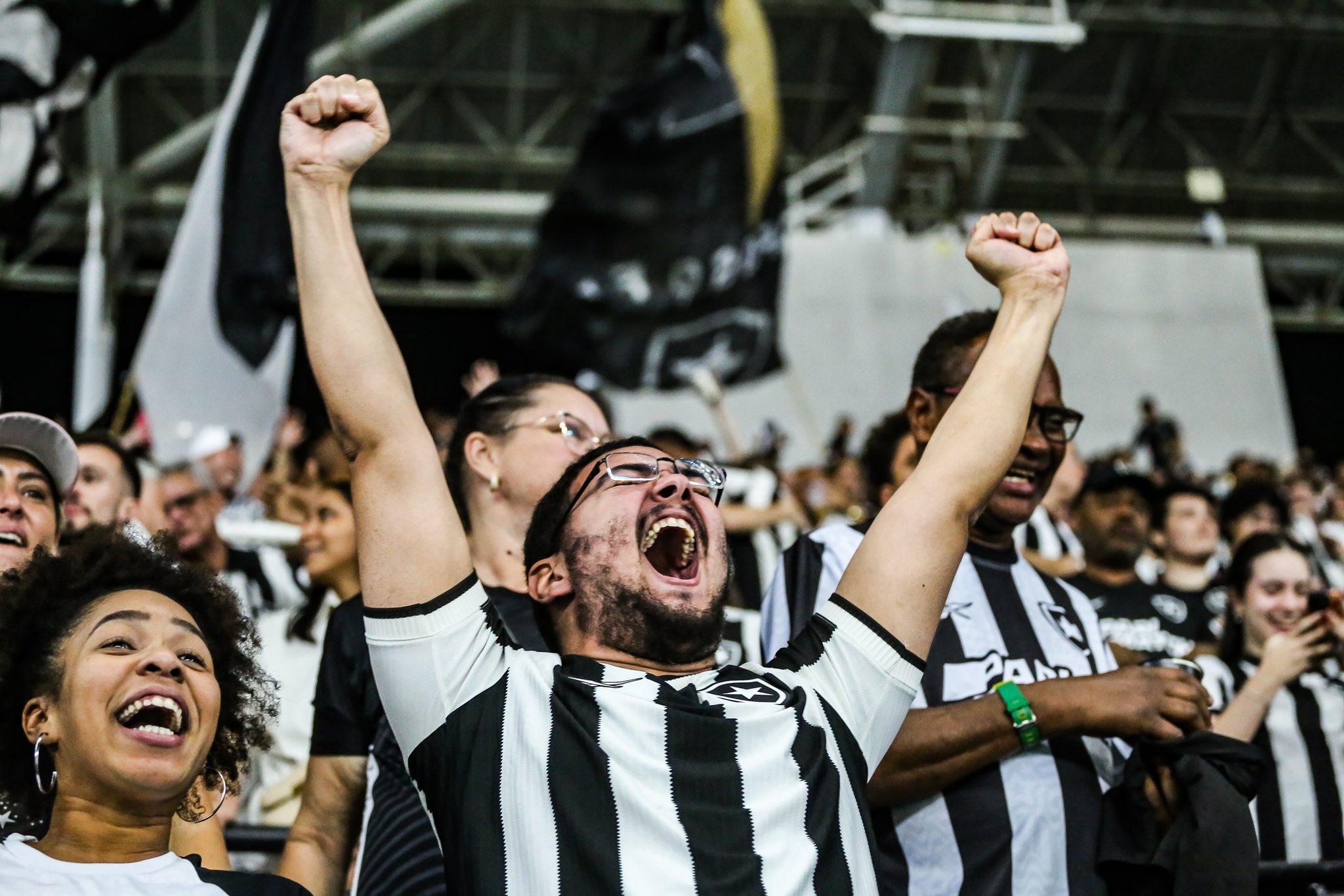 Botafogo e Palmeiras se enfrentam hoje pela 17ª rodada do Brasileirão