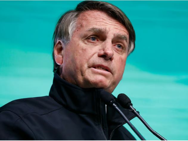 Bolsonaro passará por três cirurgias nesta segunda-feira em São Paulo