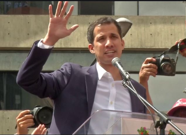 Guaidó anuncia que está com covid-19 e critica na vacinação na Venezuela