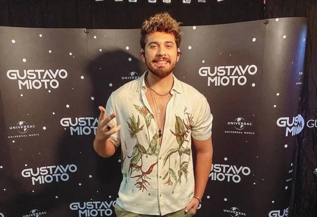 Gustavo Mioto expulsa homem de show após agressão contra mulher