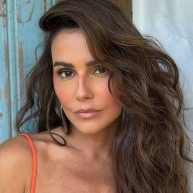 Namorando, Deborah Secco diz que não acredita em monogamia: "não funciona"