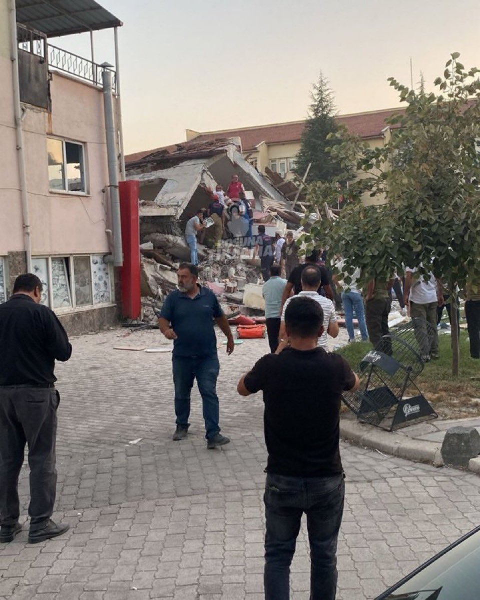 Turquia registra terremoto de magnitude 6,1 neste domingo