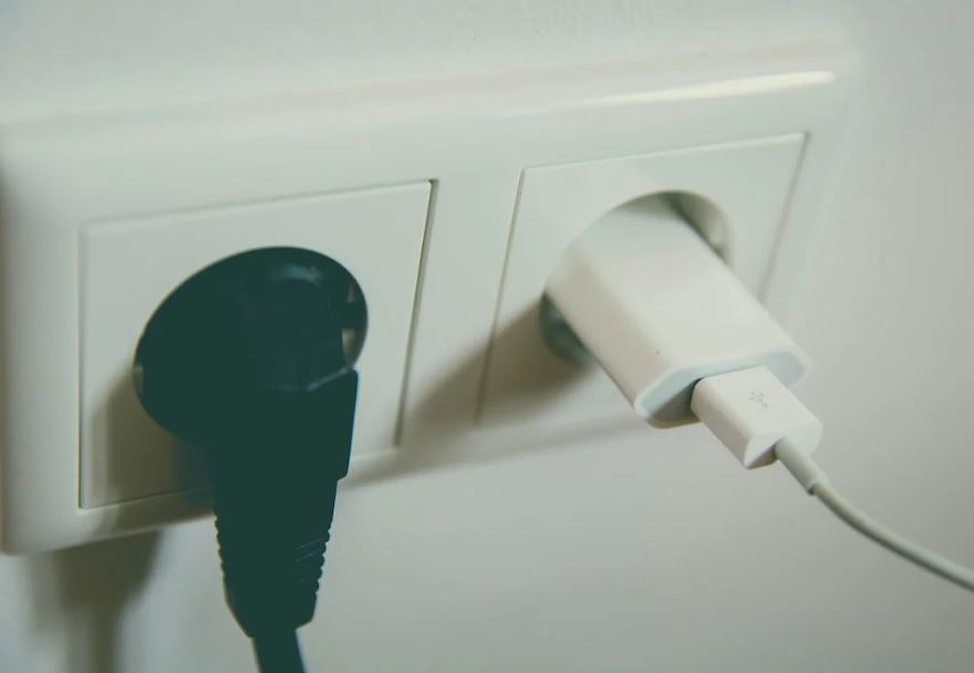 Falta de energia atinge 5 bairros de Manaus nesta quarta-feira