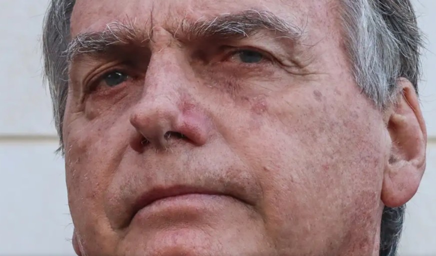 PF questiona STF sobre destino de cartas e encomendas para Bolsonaro