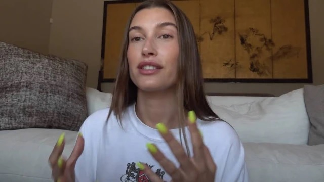 Hailey Bieber sobre coágulo no cérebro: 'Meu rosto começou a cair'