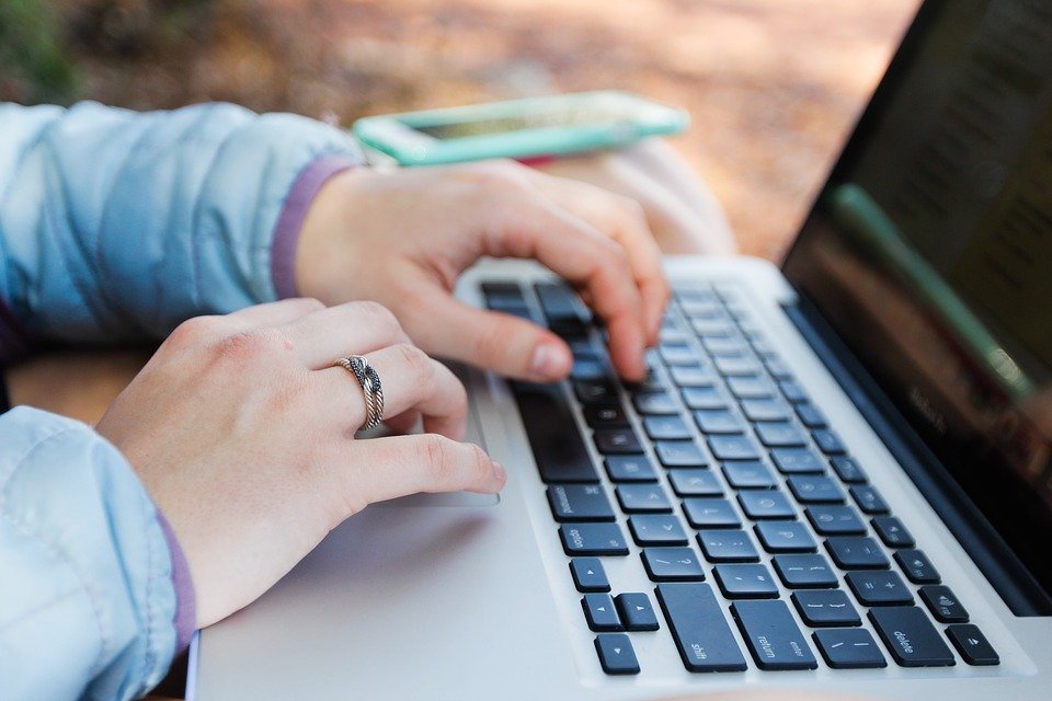 CCJ aprova proposta que estabelece possibilidade de testamentos digitais   