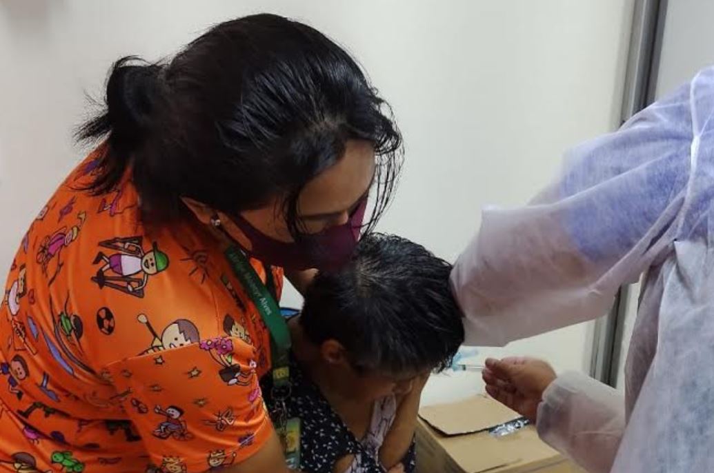 Abrigo Moacyr Alves recebe segunda etapa de vacinação contra Covid