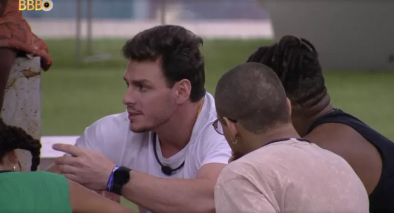 Gustavo releva quem irá indicar ao paredão de domingo