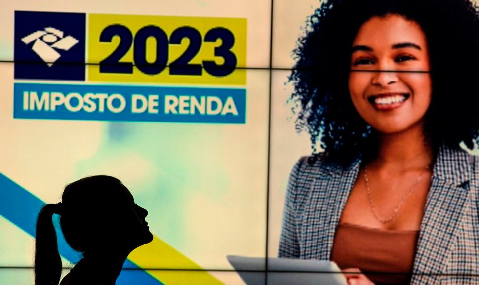 Motoristas de App e taxistas têm 40% de desconto no IR