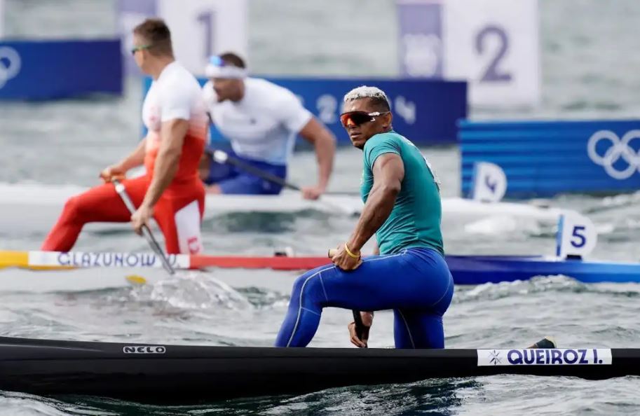 Isaquias Queiroz termina em 2º e garante vaga na final do C1 1000 m