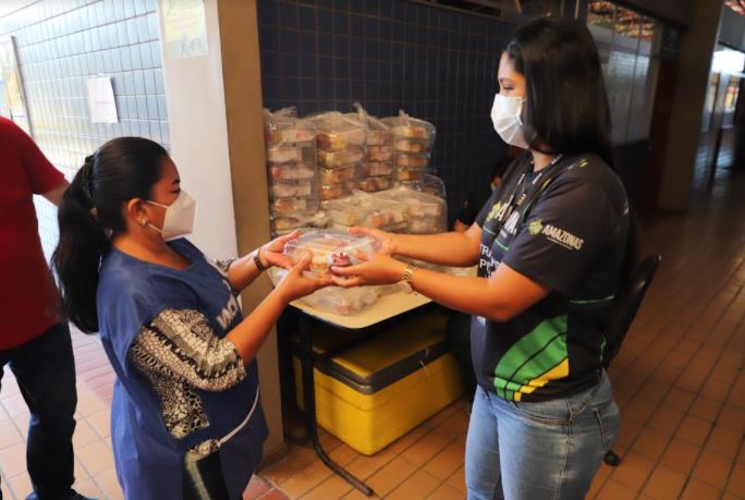 Profissionais que participam da vacinação ganham alimentação em Manaus