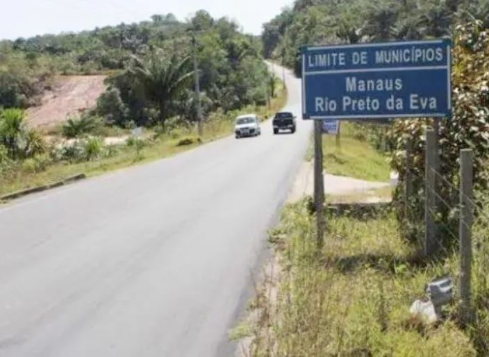 Homem morre após acidente entre carro e moto na AM-010