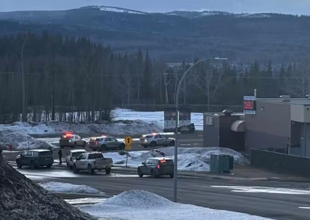 Ataque em escola deixa 10 mortos e 25 feridos no Canadá