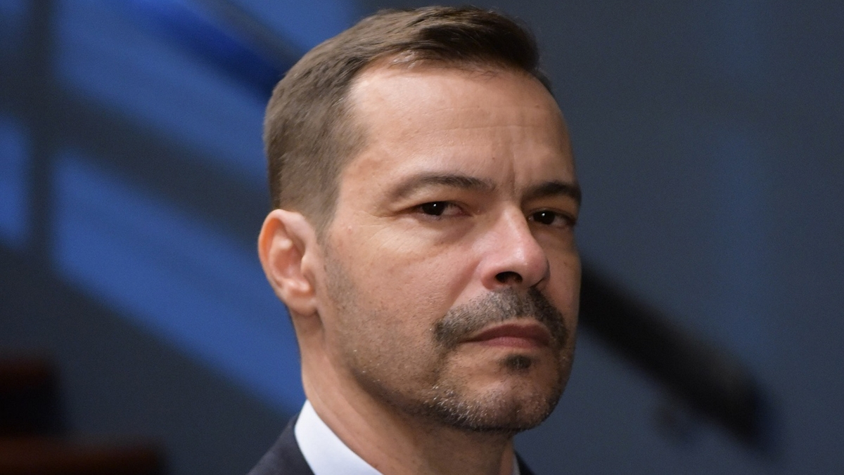 Ator Heitor Martinez é internado em CTI de hospital, com Covid-19