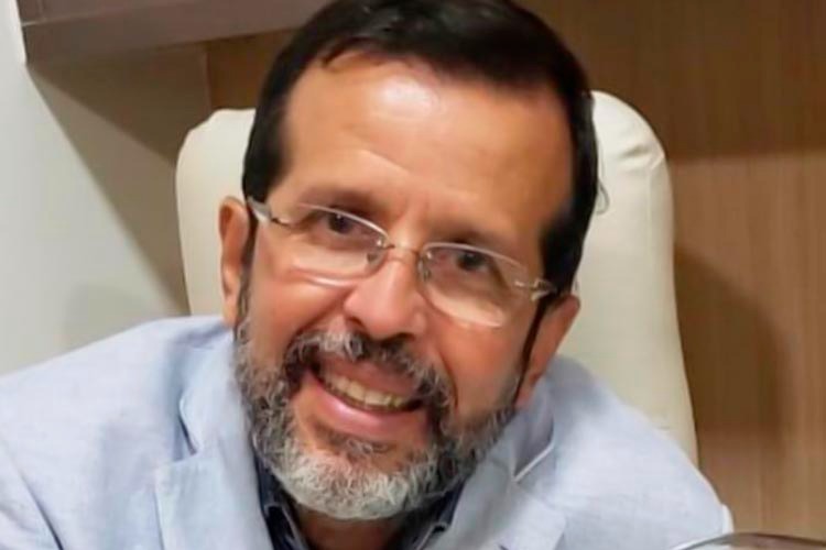 Piadas e dancinhas distorcem objetivos da campanha eleitoral, diz professor