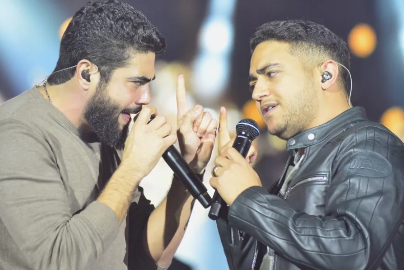 Show de Henrique e Juliano é interrompido às pressas por conta de tiroteio