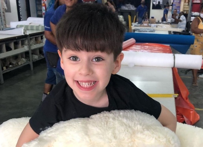 Laudo diz que Henry morreu ao menos 1 hora antes de ser tirado de apartamento