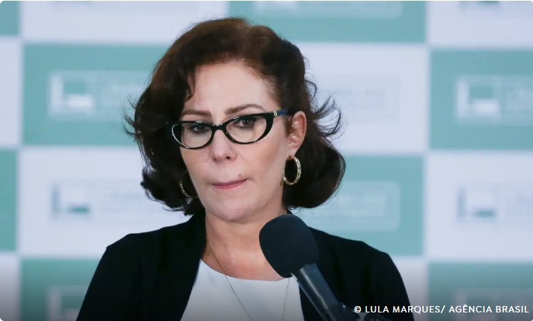 Carla Zambelli é condenada a mais de 5 anos de prisão pelo STF