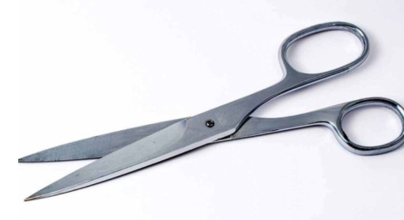 Enfermeira é atacada a tesouradas dentro de hospital 