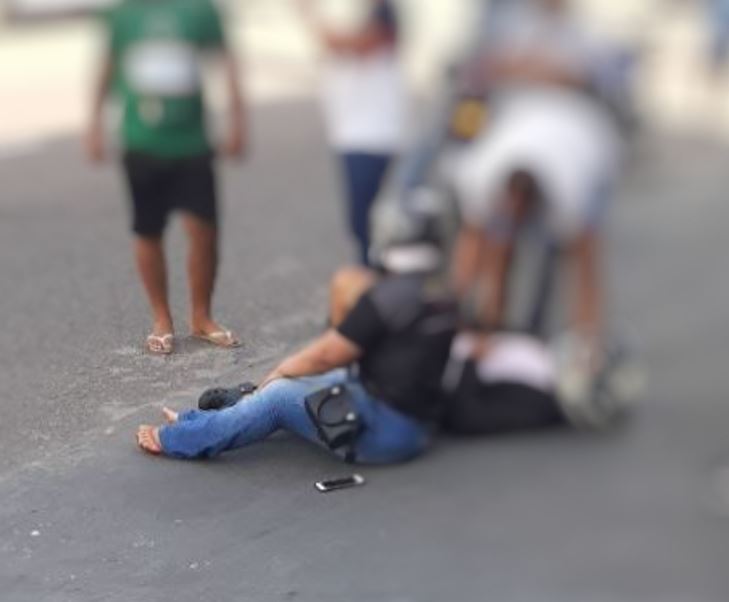 Casal fica ferido ao ser atropelado por carro em Manaus