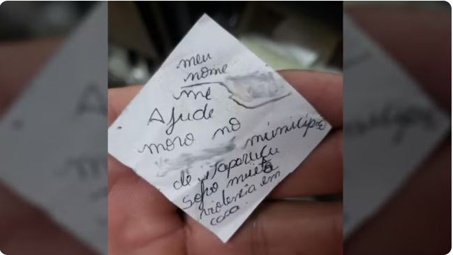 Pedido de socorro em bilhete leva polícia a resgatar mulher após 5 anos