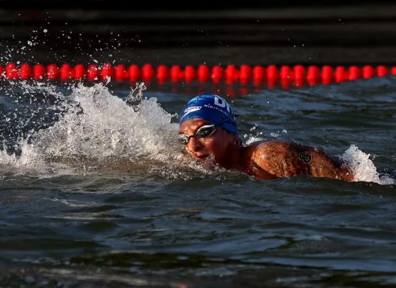 Ana Marcela chega em 4º na maratona aquática e perde medalha de bronze