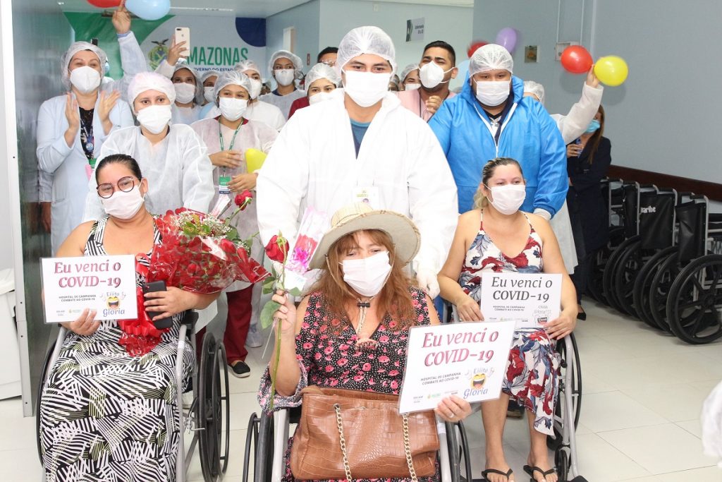 Na semana da mulher, pacientes comemoram recuperação da Covid-19 em Manaus