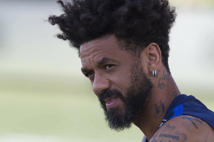 Ex-Corinthians Cristian Baroni é denunciado por agressão e ameaça contra ex