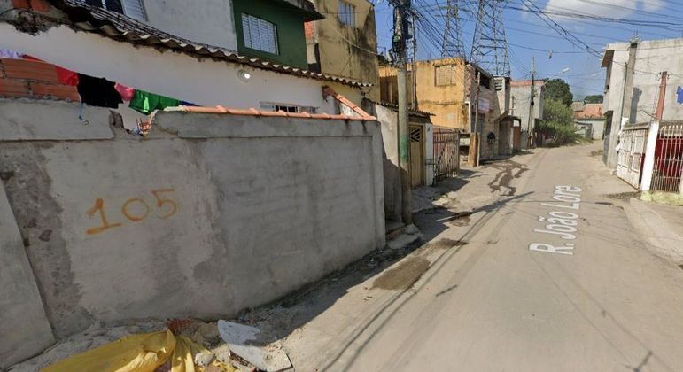 Homem mata a ex-mulher a facadas na frente dos filhos; veja foto