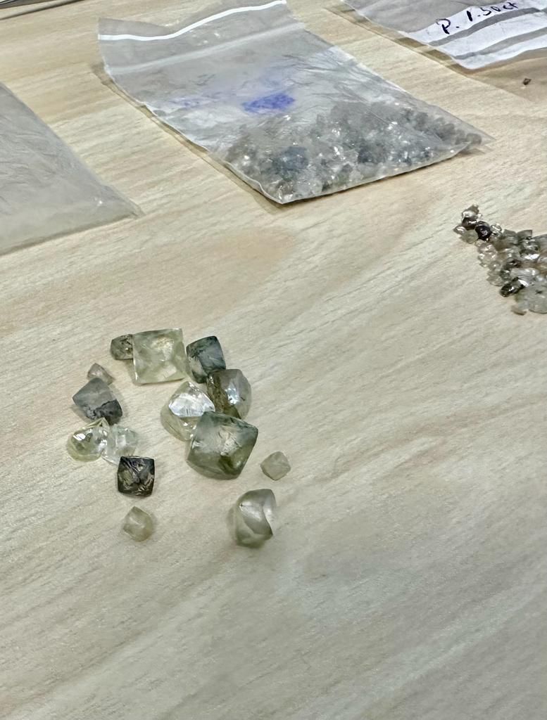 Homem é preso em Manaus com R$ 1 milhão em diamantes de garimpo ilegal