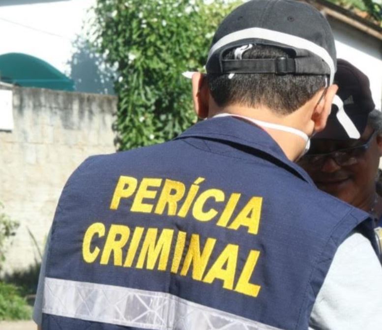 Enrolado em lona, corpo de homem é achado no Centro de Manaus 