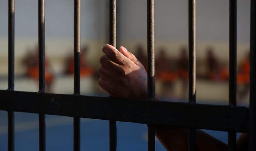 Mãe com recém-nascido vai cumprir prisão preventiva em casa