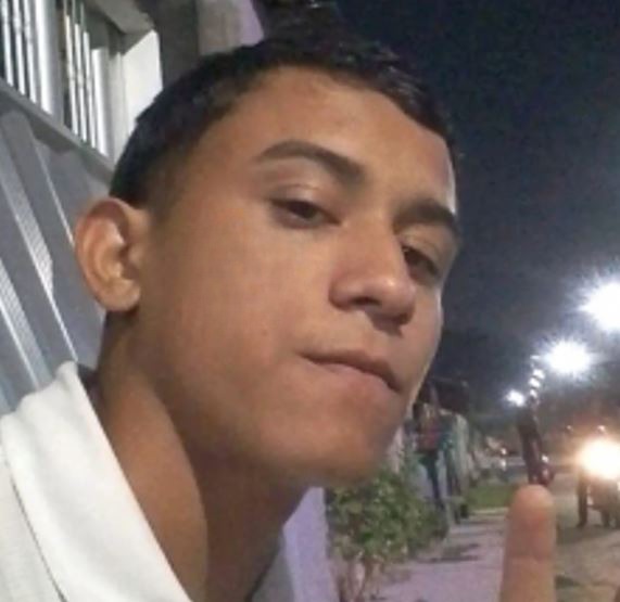 Família procura adolescente que desapareceu em Manaus 