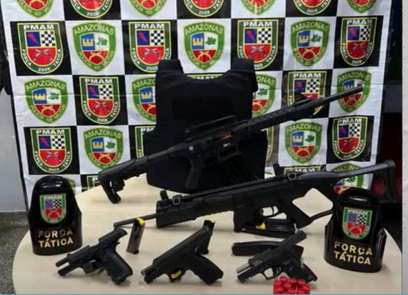 Homem é preso com arsenal enterrado no terreno de invasão em Manaus