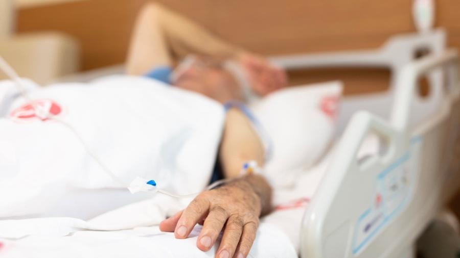 Idoso leva tiro na coluna ao ser assaltado na frente do trabalho em Manaus