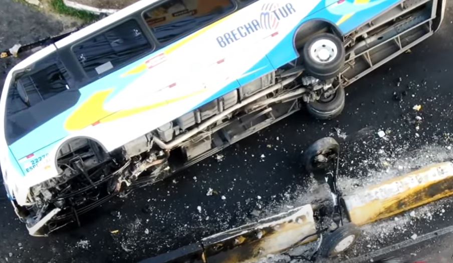 Quatro pessoas ficam feridas em acidente com rota do Distrito em Manaus