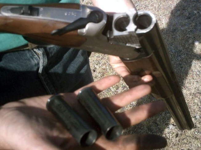 Suspeitos tentam executar homem com tiro de escopeta em Manaus