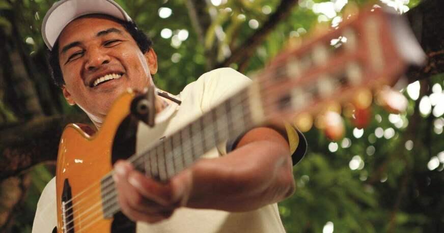 Projeto 'Arte pela Cidade' tem show de Cileno na Ponta Negra neste domingo 