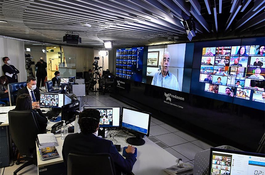 Imunidade tributária para vacinas pode ser votada hoje no Senado