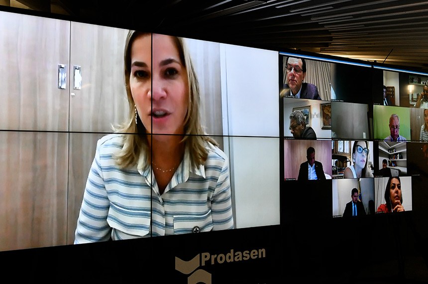 CPI vai ouvir secretária do Ministério da Saúde defensora da cloroquina