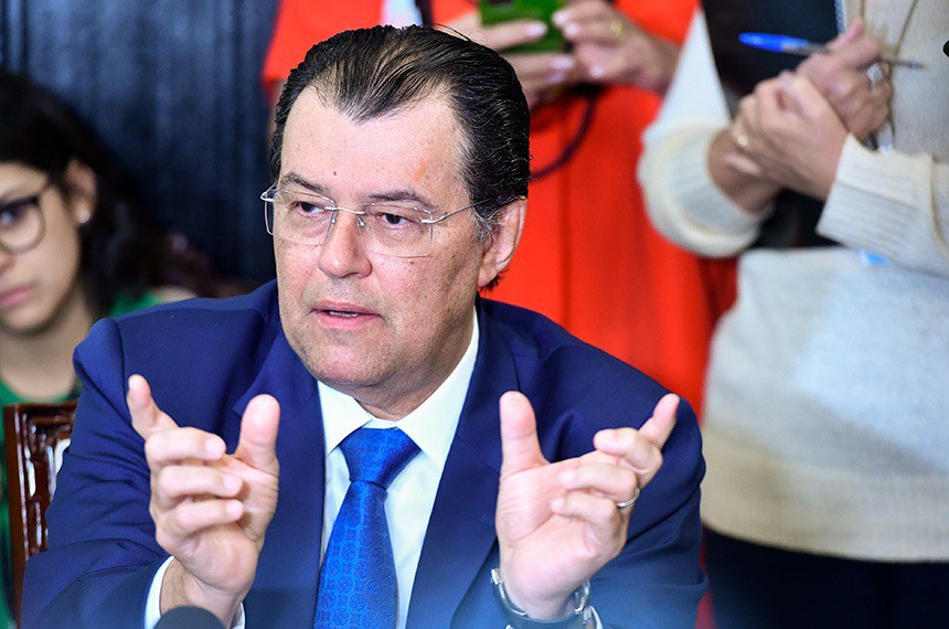 Relatório da reforma tributária prevê 'trava' para aumento de imposto 