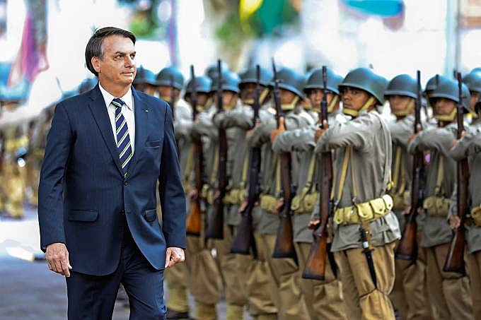 Bolsonaro pode ir para presídio comum se perder patente militar
