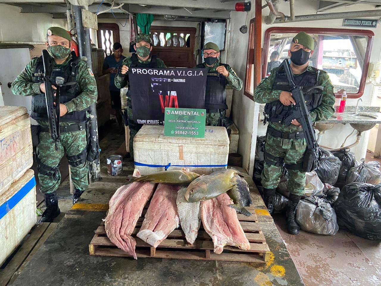 Pescado ilegal, avaliado em R$114 mil, é apreendido em embarcação em Manaus